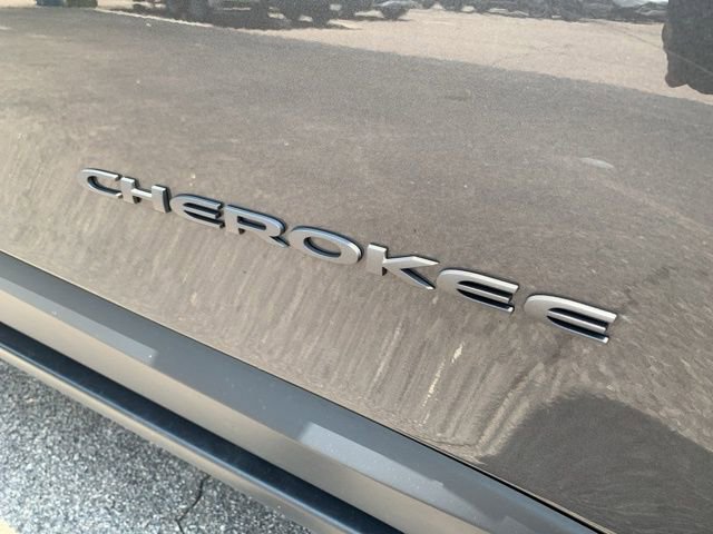 Used 2022 Jeep Cherokee Trailhawk w/ Trailer Tow Group image 17