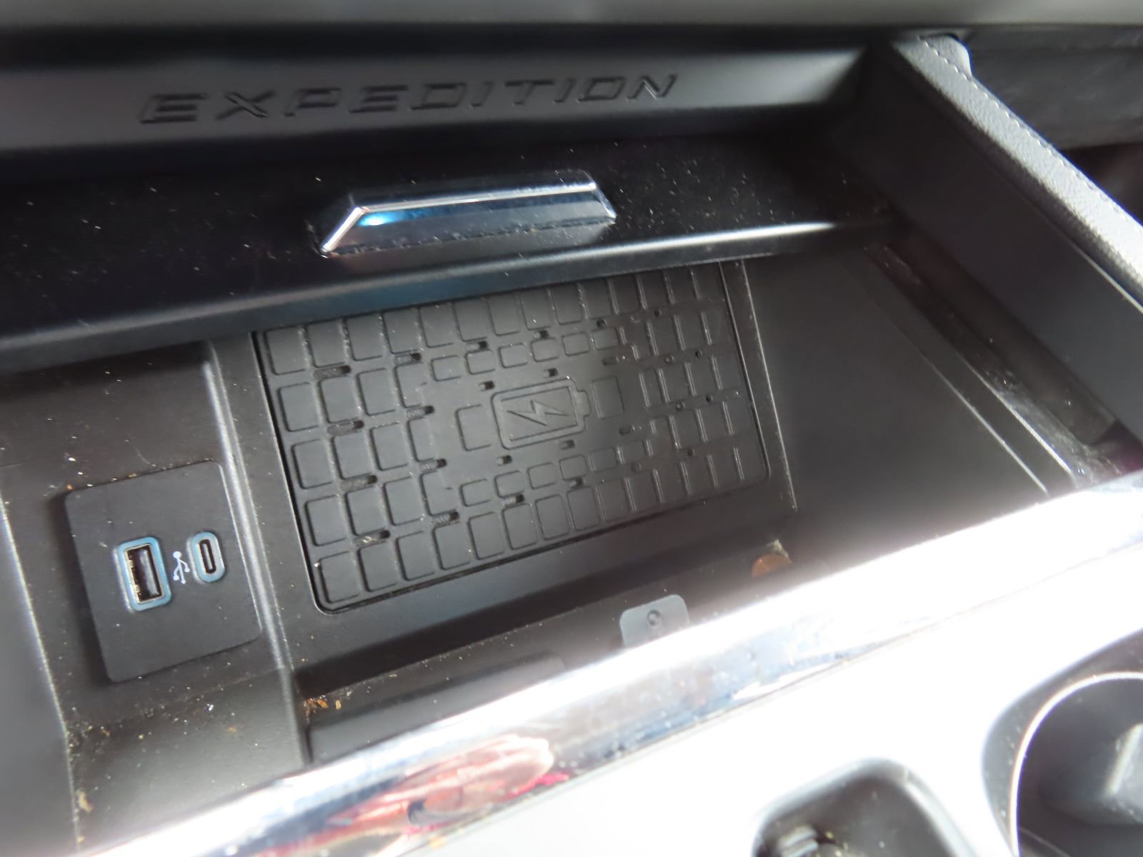 Used 2024 Ford Expedition XLT AWD/4WD image 26