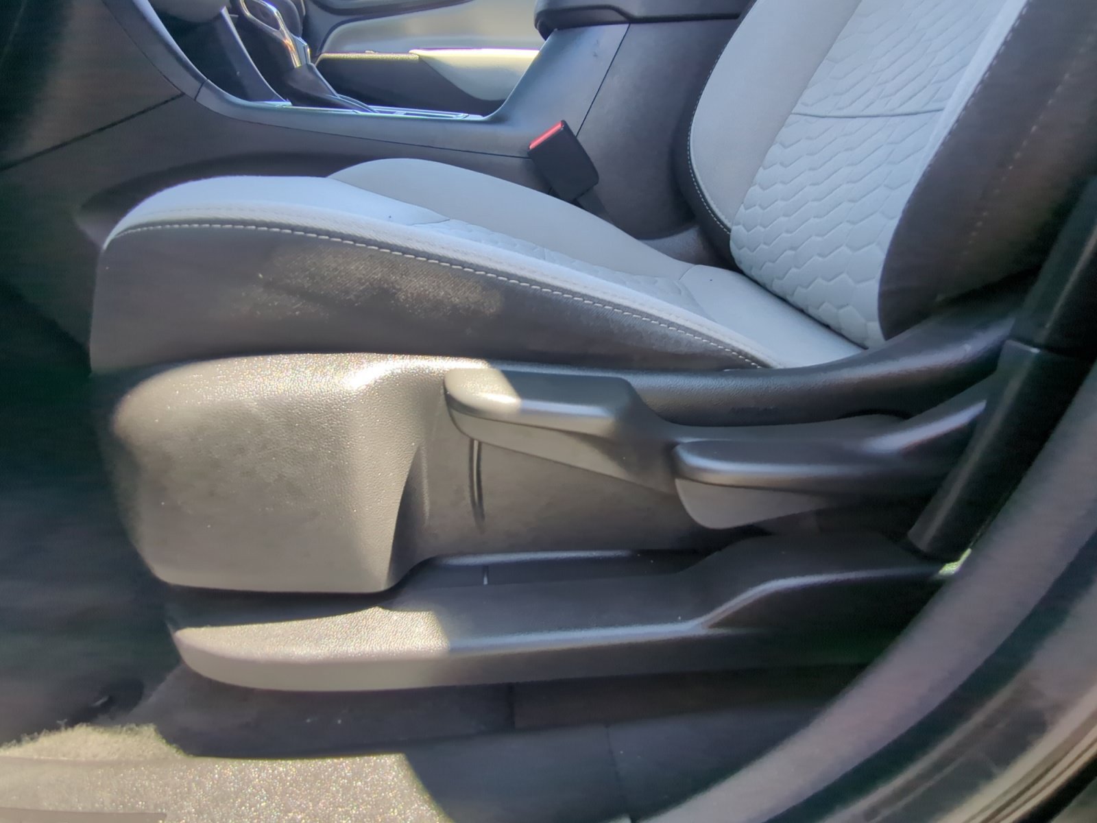 Used 2019 Chevrolet Equinox LS FWD image 14