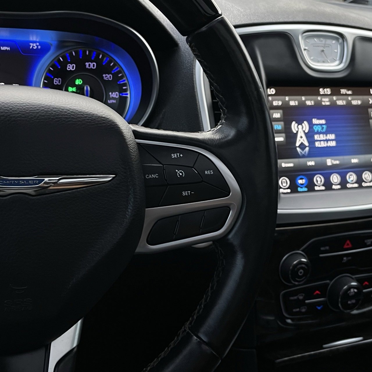 Used 2020 Chrysler 300 Limited image 14