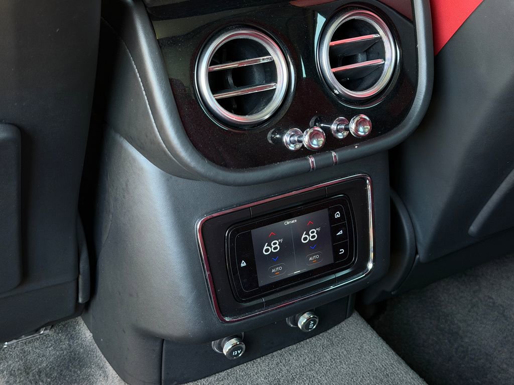 Used 2019 Bentley Bentayga AWD/4WD image 34