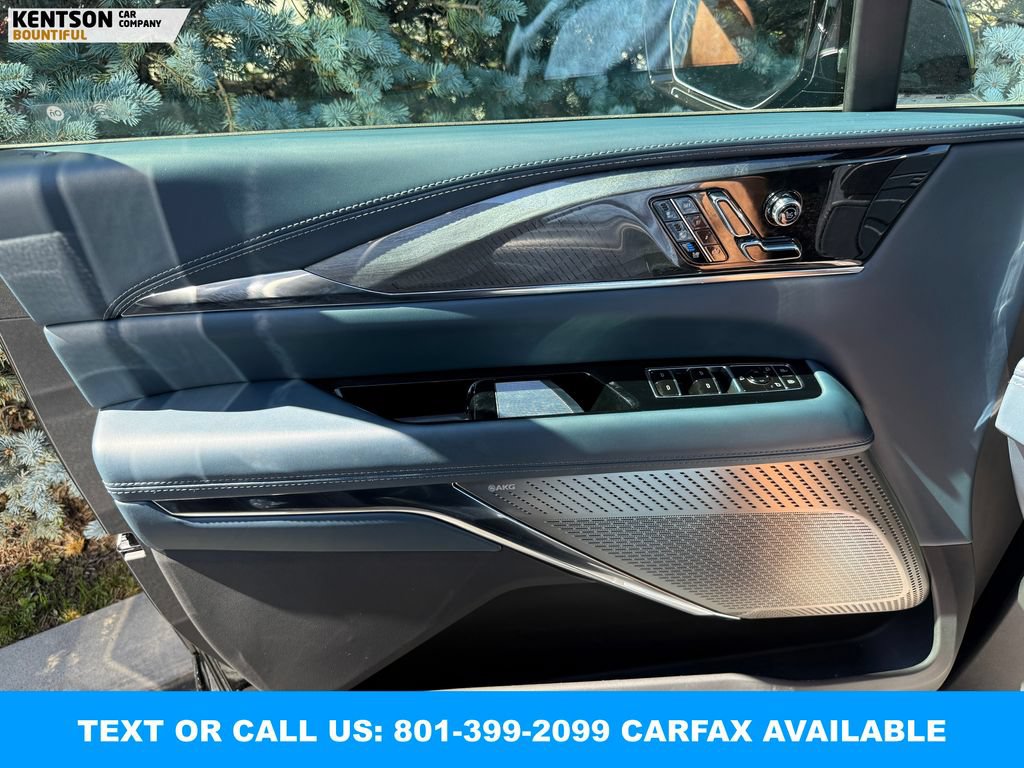 Used 2025 Cadillac Escalade IQ Luxury 2 w/ LPO, Premium Carpet Package AWD/4WD image 19