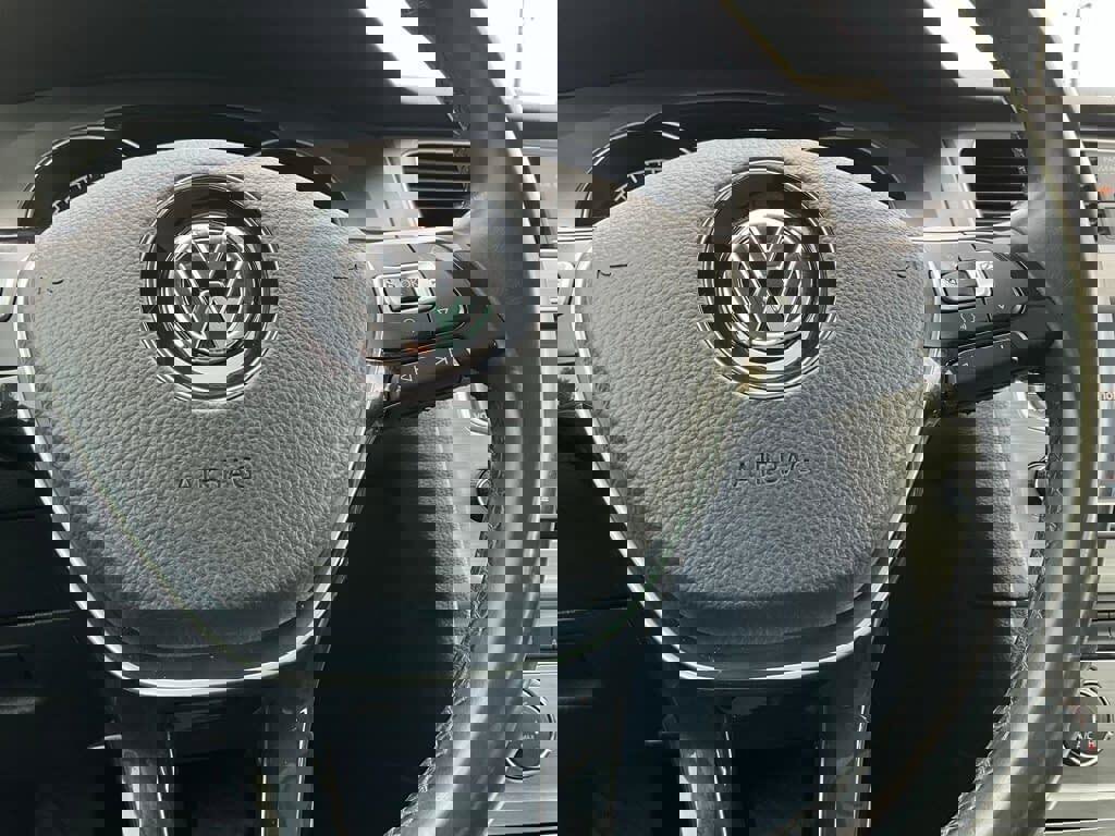 Used 2016 Volkswagen Golf SE w/ Lighting Package image 20