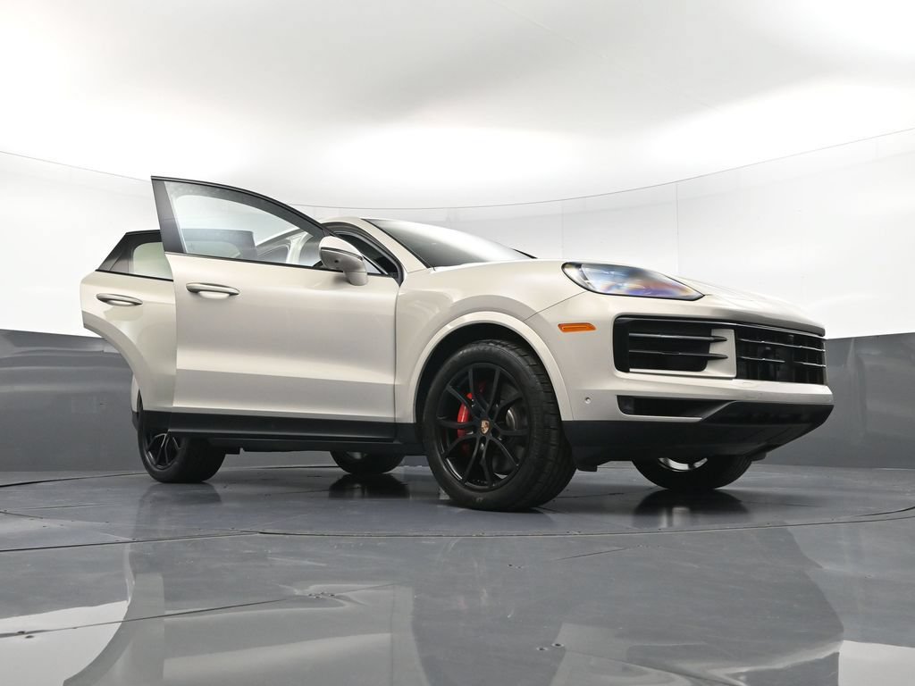 Certified 2026 Porsche Cayenne S AWD/4WD image 38
