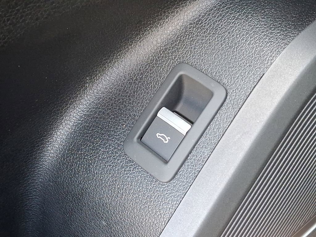 Certified 2025 Audi Q5 2.0T Premium Plus w/ Premium Plus Package image 28