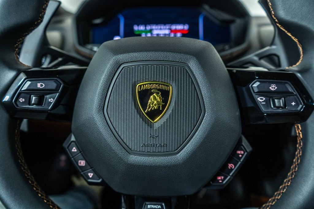 Used 2023 Lamborghini Huracan Tecnica image 31