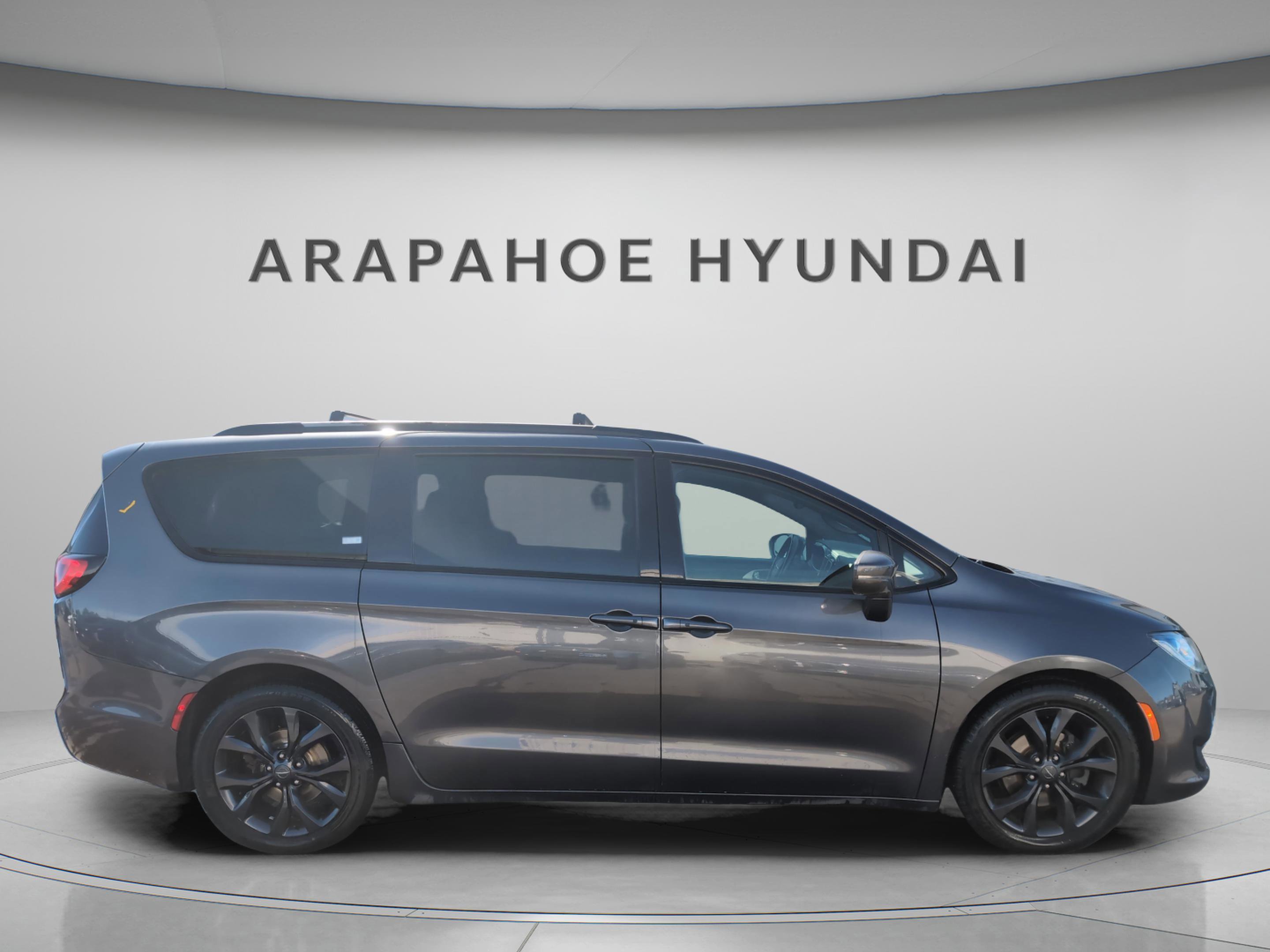 Used 2019 Chrysler Pacifica Limited w/ S Appearance Package image 7