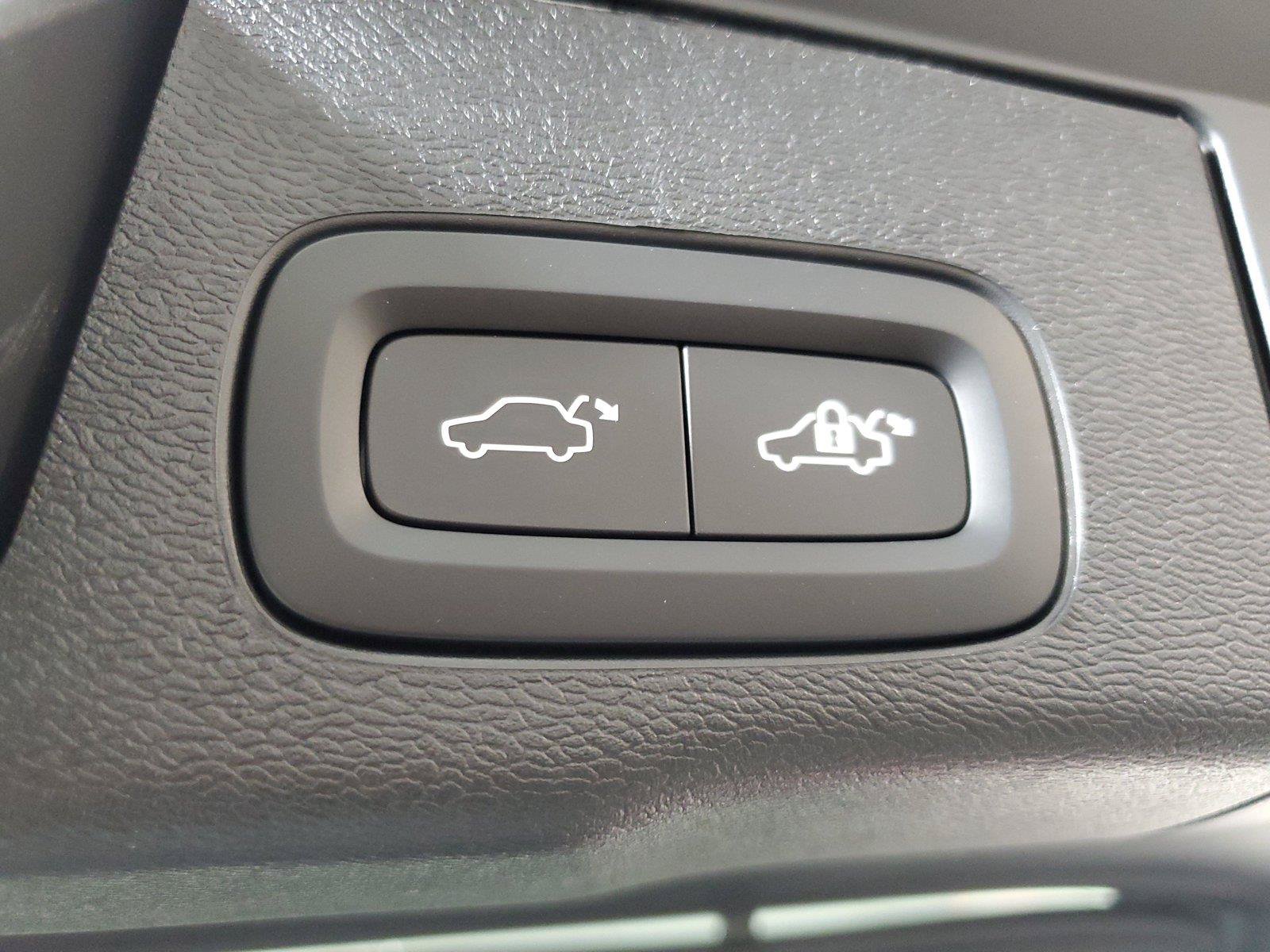 New 2027 Volvo XC60 B5 Ultra AWD/4WD image 10