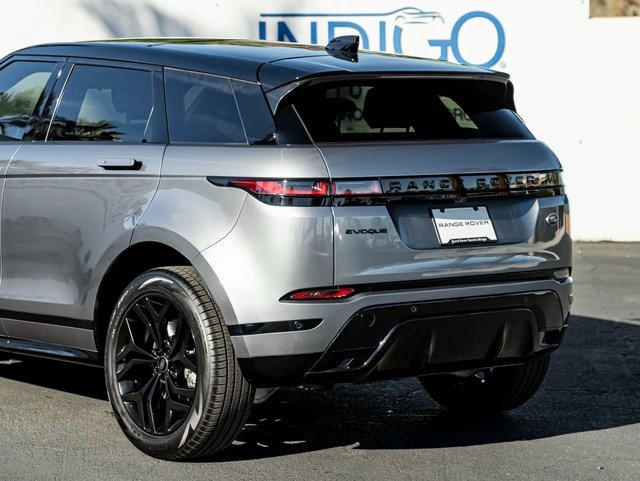 Used 2022 Land Rover Range Rover Evoque R-Dynamic SE image 10