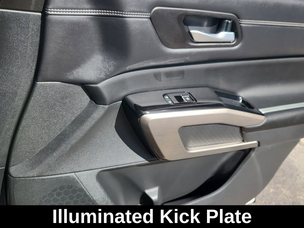 Used 2022 Nissan Pathfinder Platinum w/ Lighting Package (N93) image 17