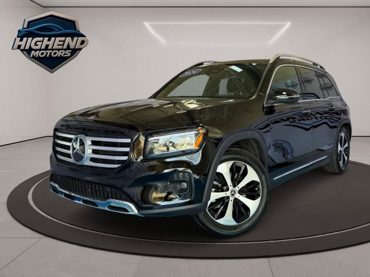 Used 2024 Mercedes-Benz GLB 250 4MATIC w/ Driver Assistance Package image 2