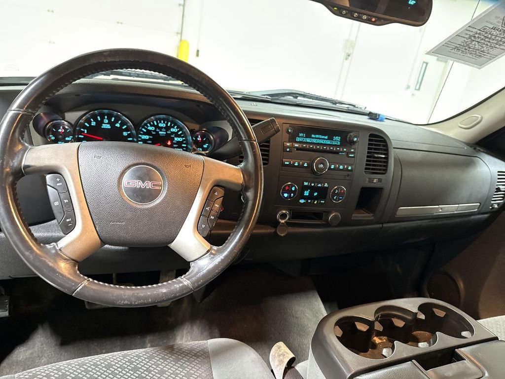 Used 2008 GMC Sierra 1500 SLE w/ Power Pack Plus AWD/4WD image 10