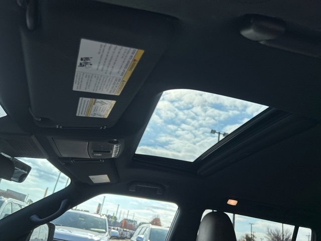 Used 2024 Nissan Armada Platinum w/ Captain's Chairs Package image 18