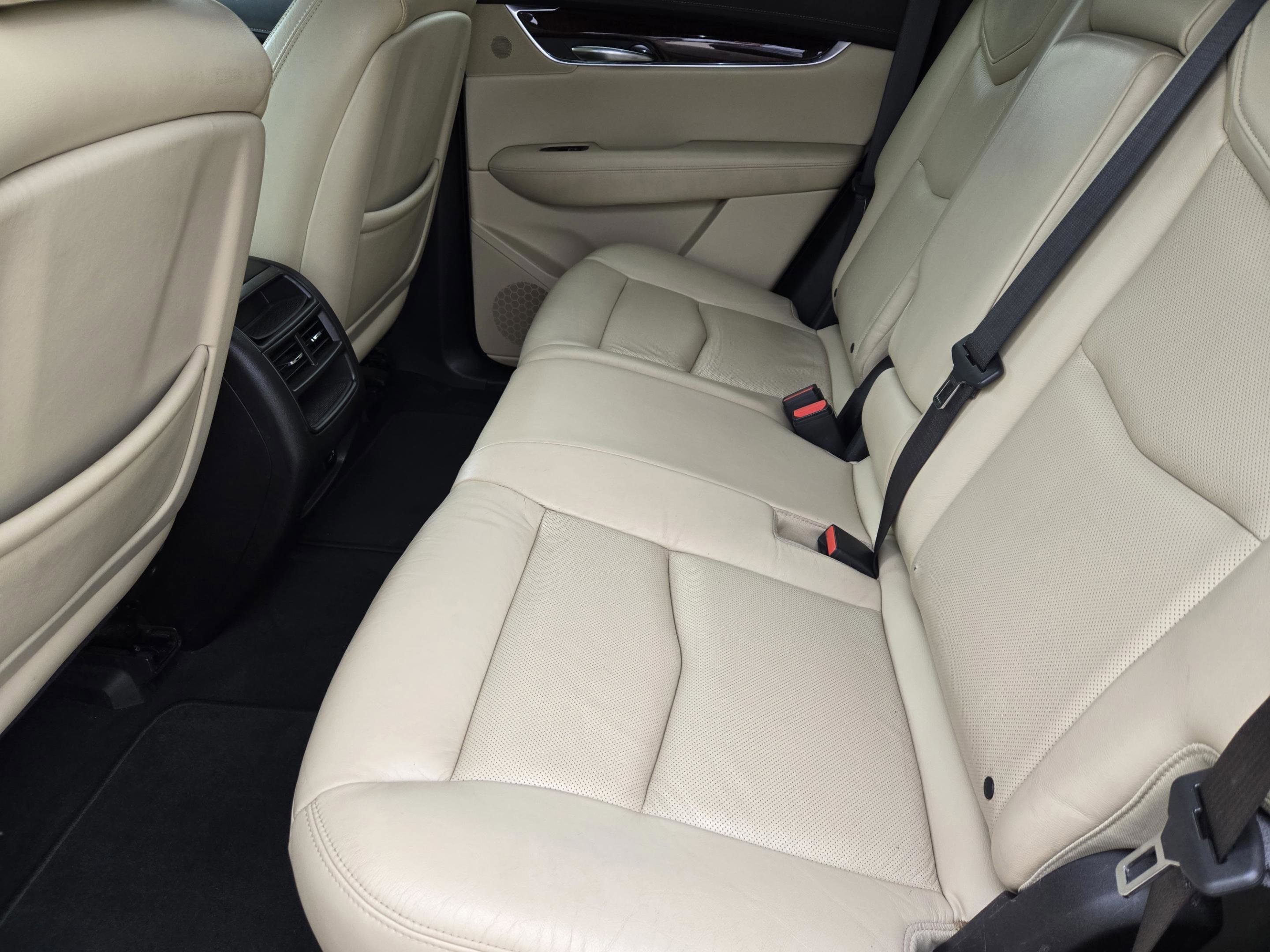 Used 2017 Cadillac XT5 Luxury w/ Driver Awareness Package AWD/4WD image 25