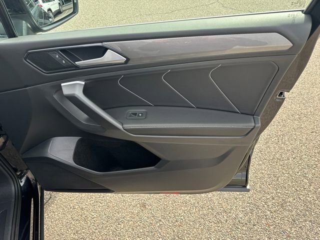 Certified 2024 Volkswagen Tiguan SE w/ Panoramic Sunroof Package image 34