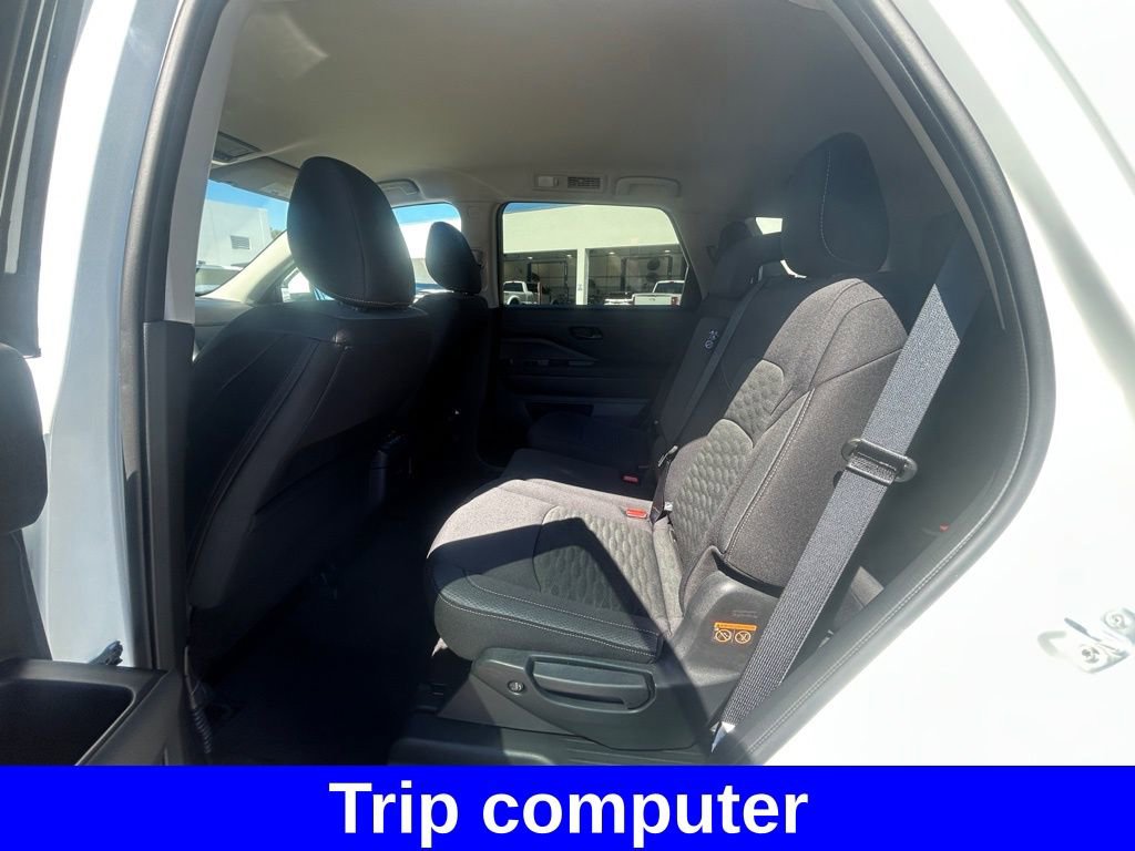 Used 2025 Nissan Pathfinder SV image 30