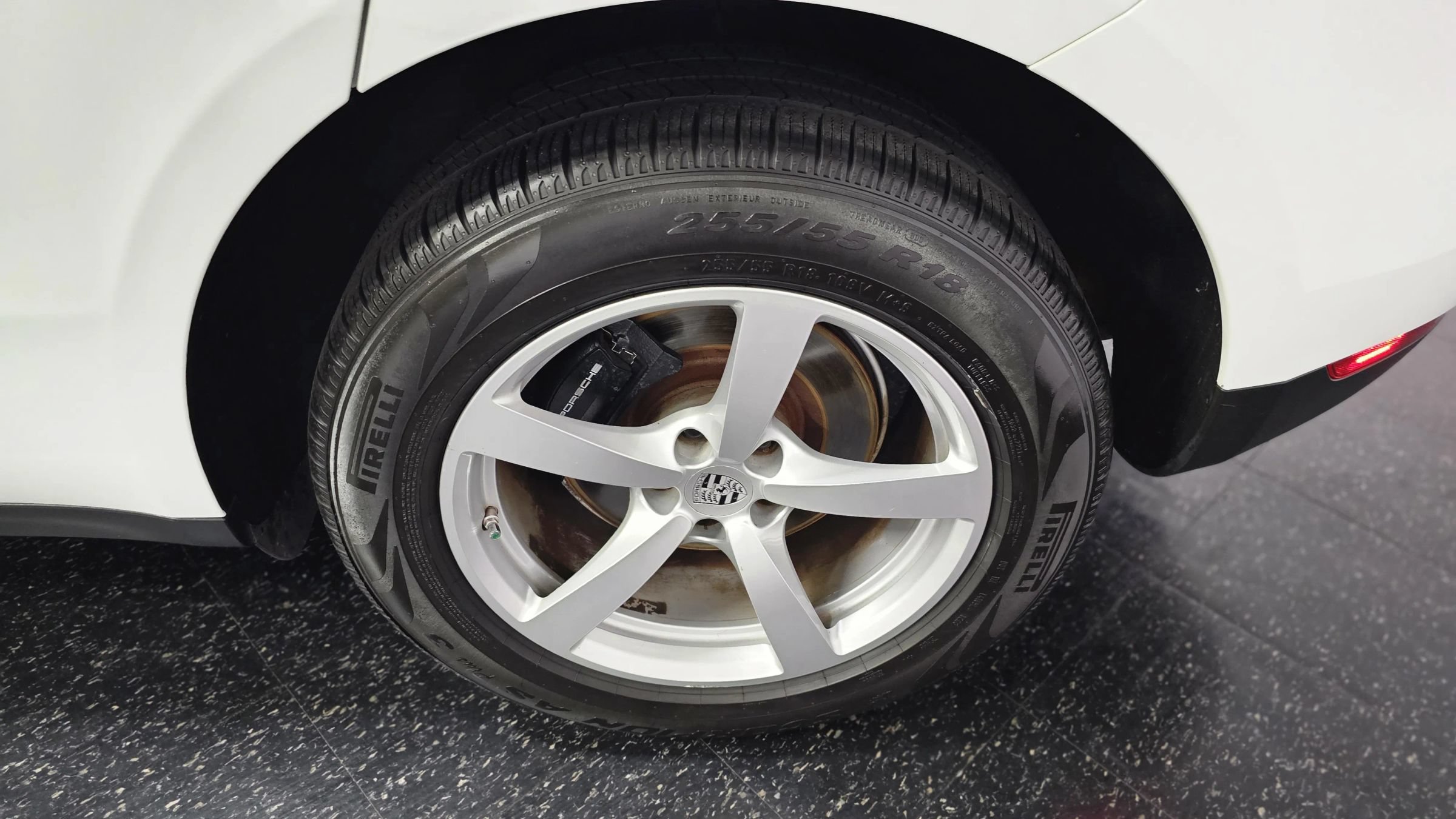 Used 2018 Porsche Macan Sport Edition AWD/4WD image 20