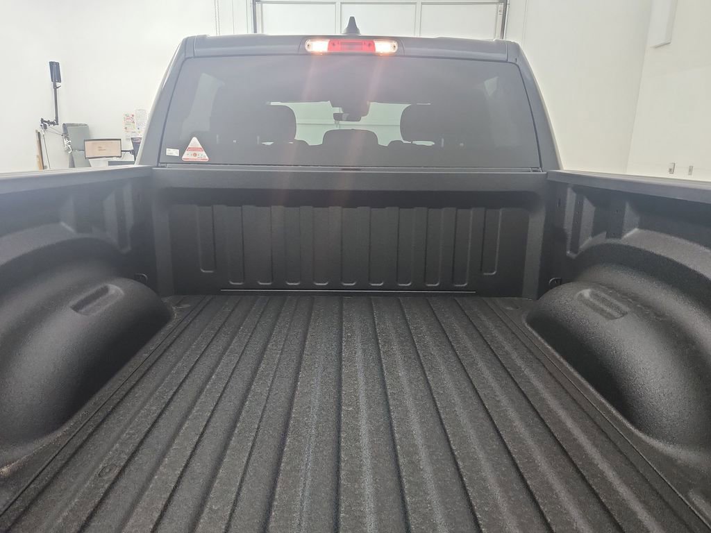 New 2026 RAM 1500 4x4 Crew Cab image 31