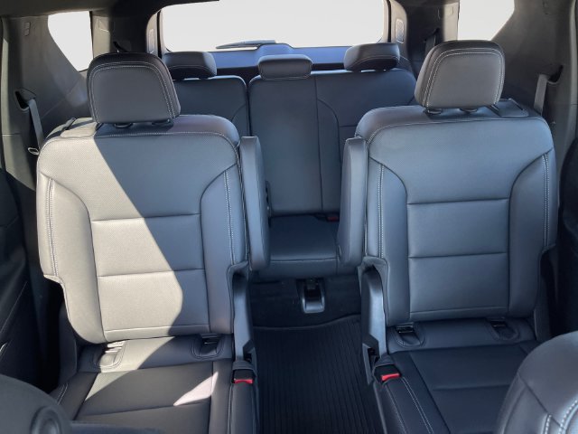New 2027 Chevrolet Traverse LT w/ Driver Confidence Package AWD/4WD image 17