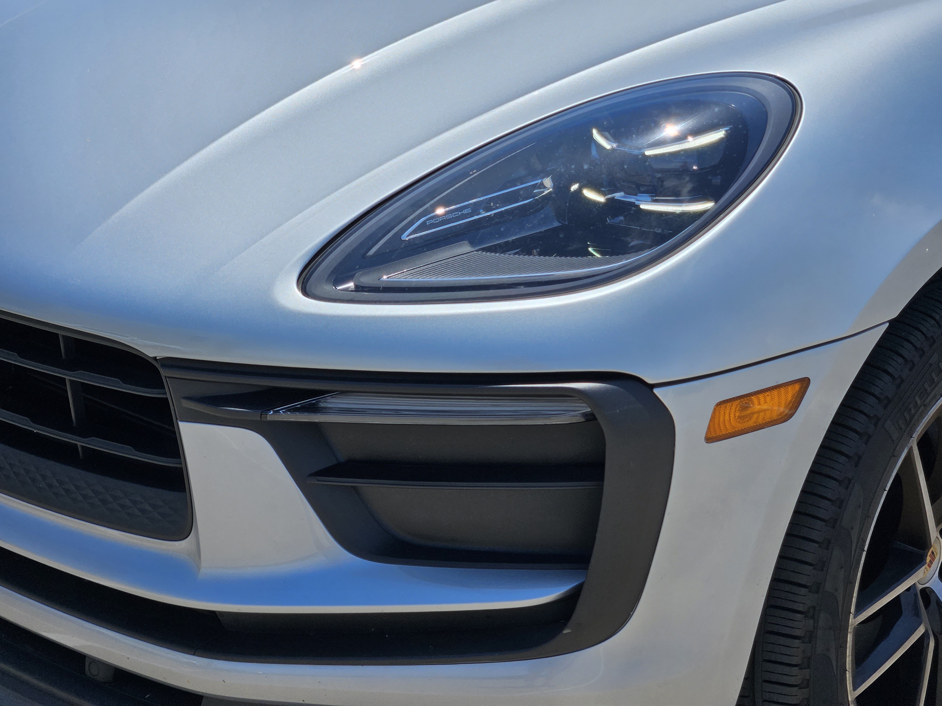 Certified 2023 Porsche Macan AWD/4WD image 12