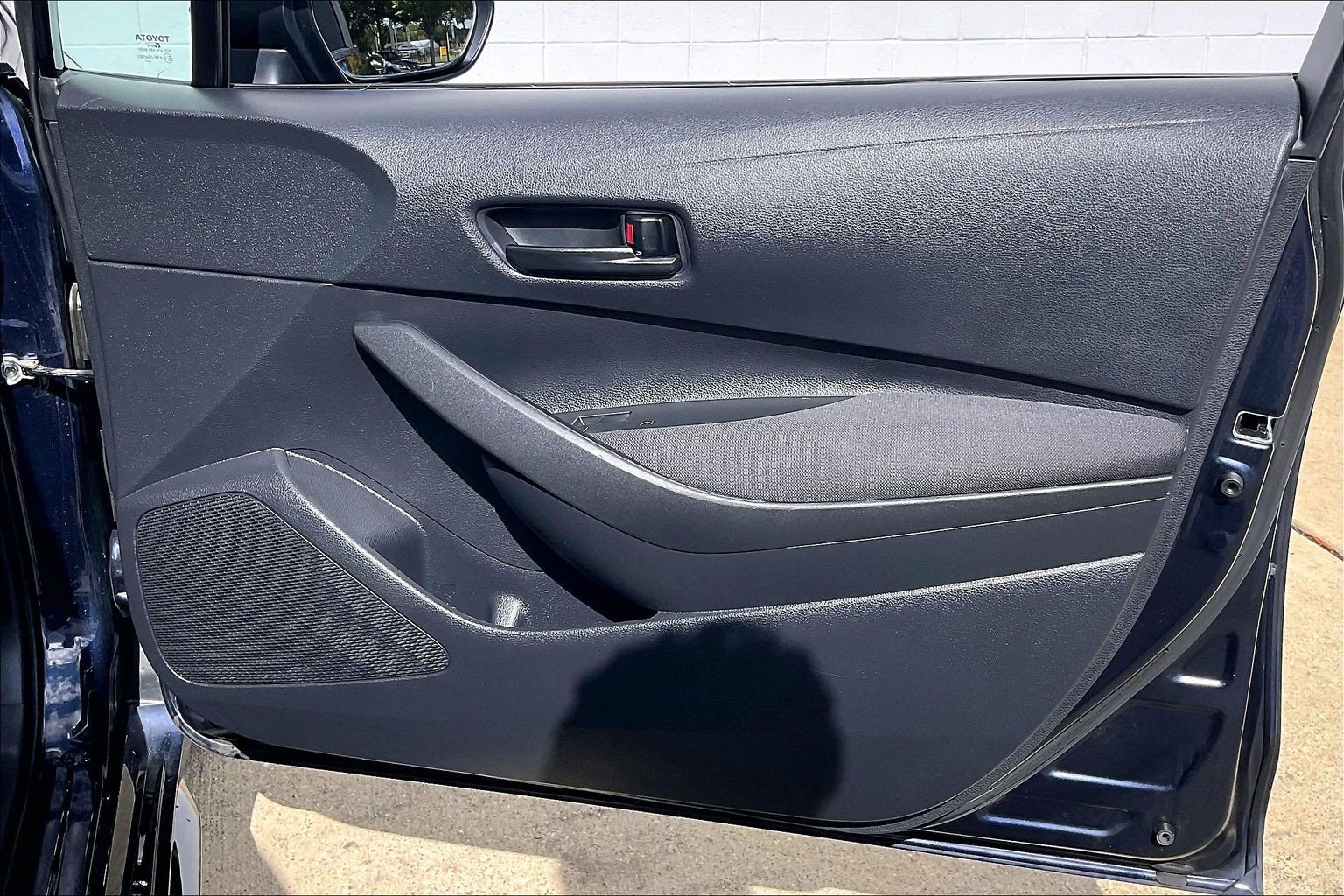 Used 2025 Toyota Corolla LE FWD image 28