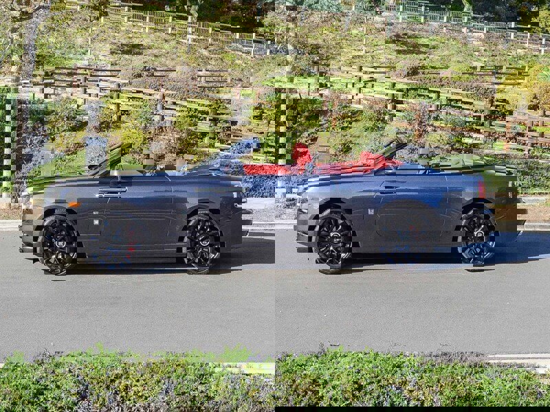 Used 2019 Rolls-Royce Dawn image 3