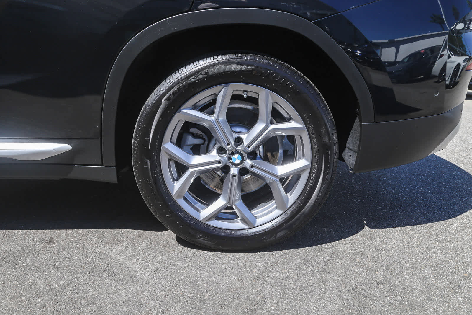 Used 2025 BMW X4 xDrive30i w/ Premium Package image 8