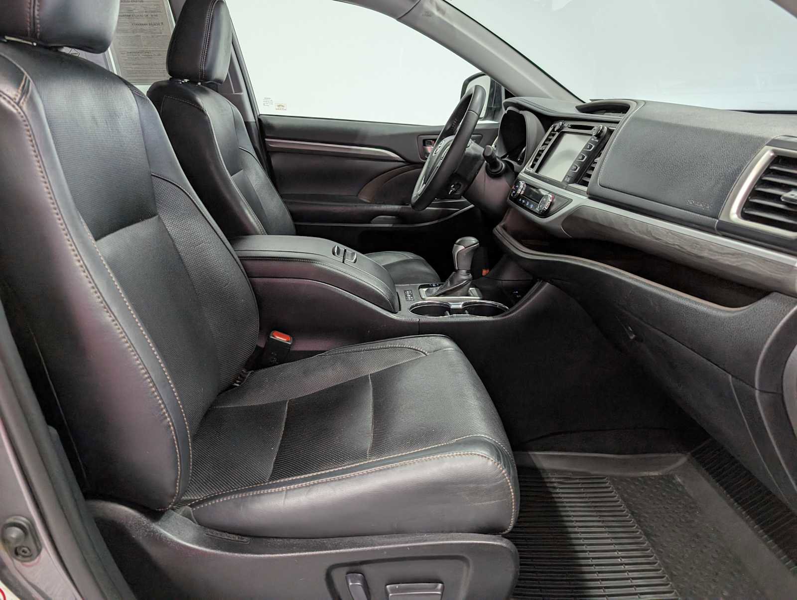 Used 2019 Toyota Highlander Limited image 43