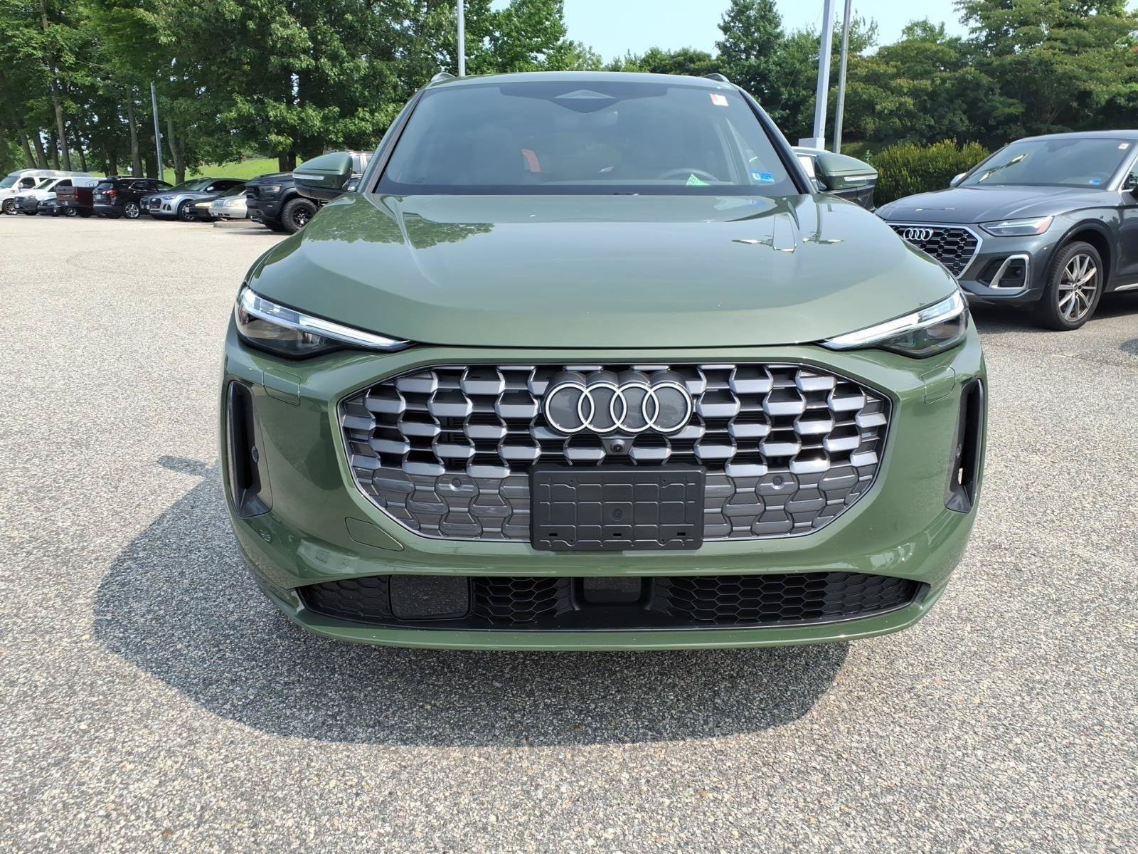 Certified 2025 Audi Q5 Premium Plus w/ Premium Plus AWD/4WD image 2