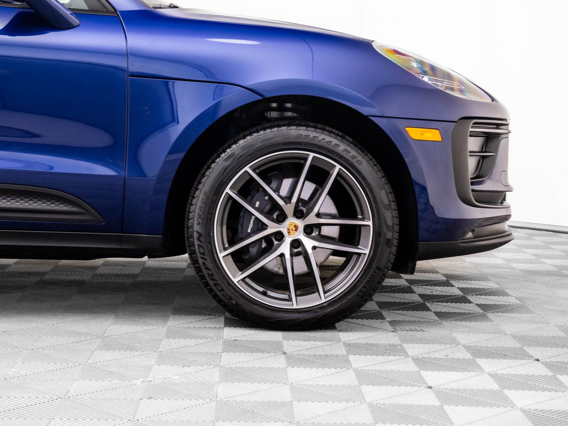 Certified 2025 Porsche Macan image 34