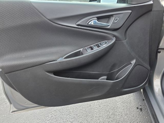 Used 2018 Chevrolet Malibu LT image 18