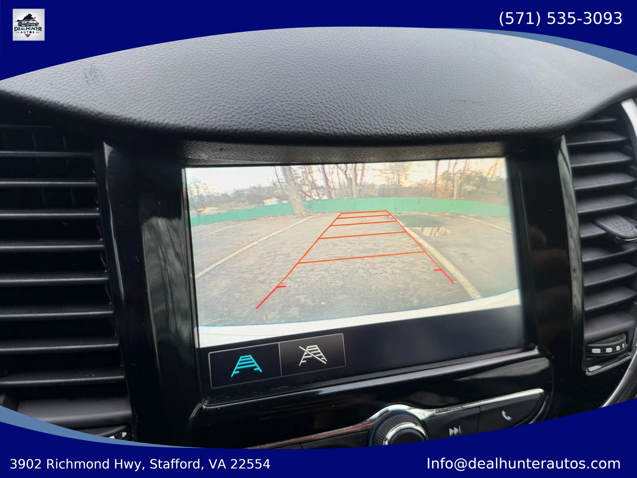 Used 2017 Chevrolet Trax LT w/ LT Convenience Package FWD image 32