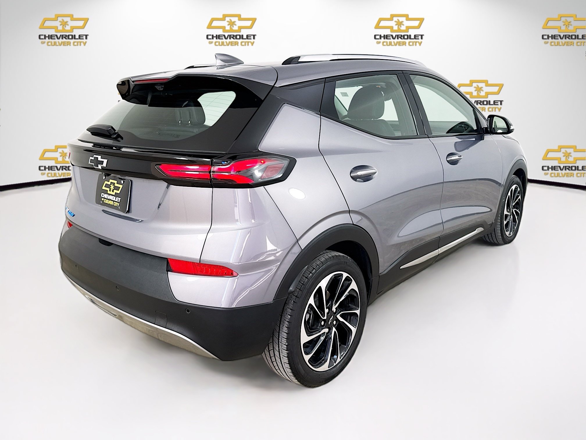 Used 2023 Chevrolet Bolt EUV Premier FWD image 8