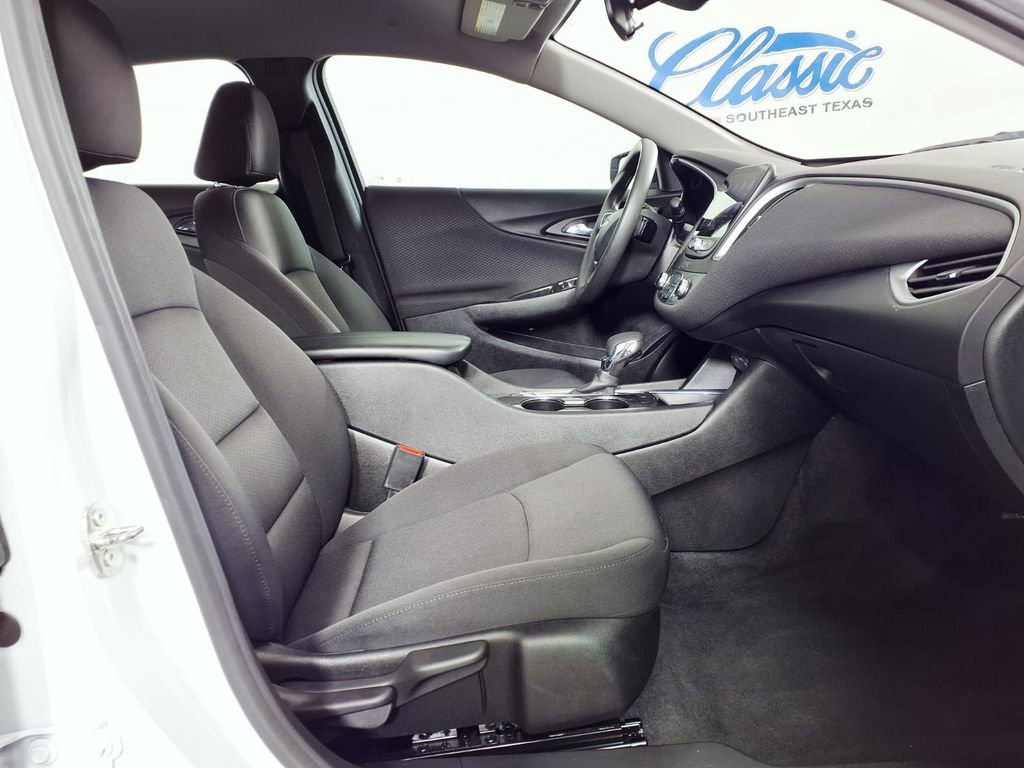 Used 2023 Chevrolet Malibu LT image 11