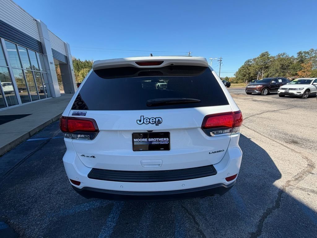 Used 2020 Jeep Grand Cherokee Laredo image 7