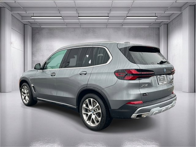 Used 2025 BMW X5 xDrive50e w/ Premium Package image 5