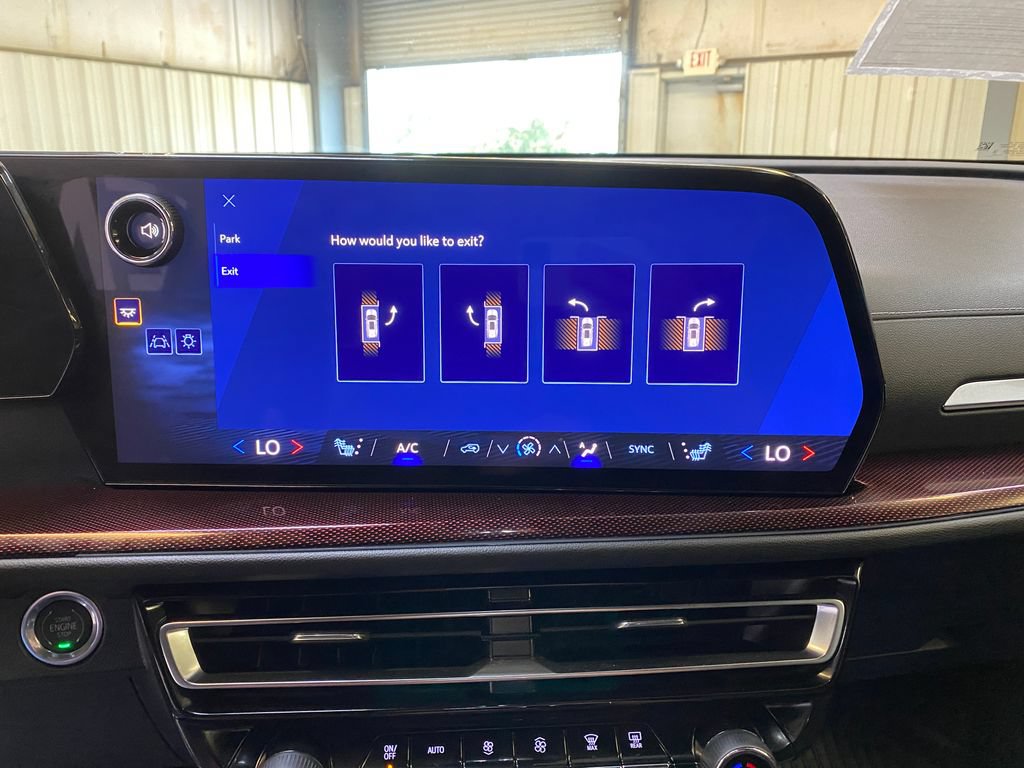 Used 2026 Chevrolet Traverse Z71 w/ Enhanced Driving Package AWD/4WD image 44