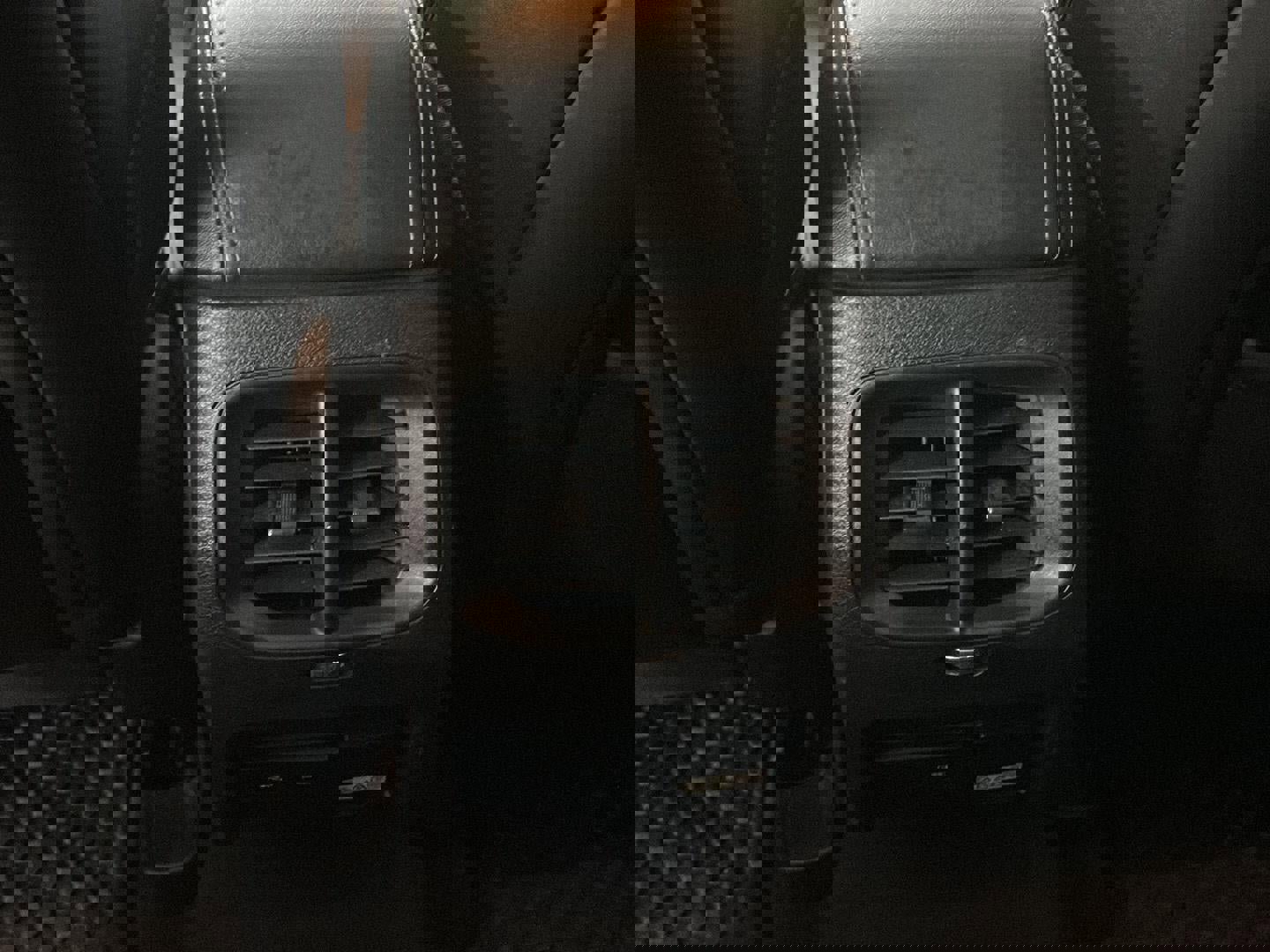 Used 2019 Jeep Cherokee Latitude Plus w/ Comfort/Convenience Group image 24