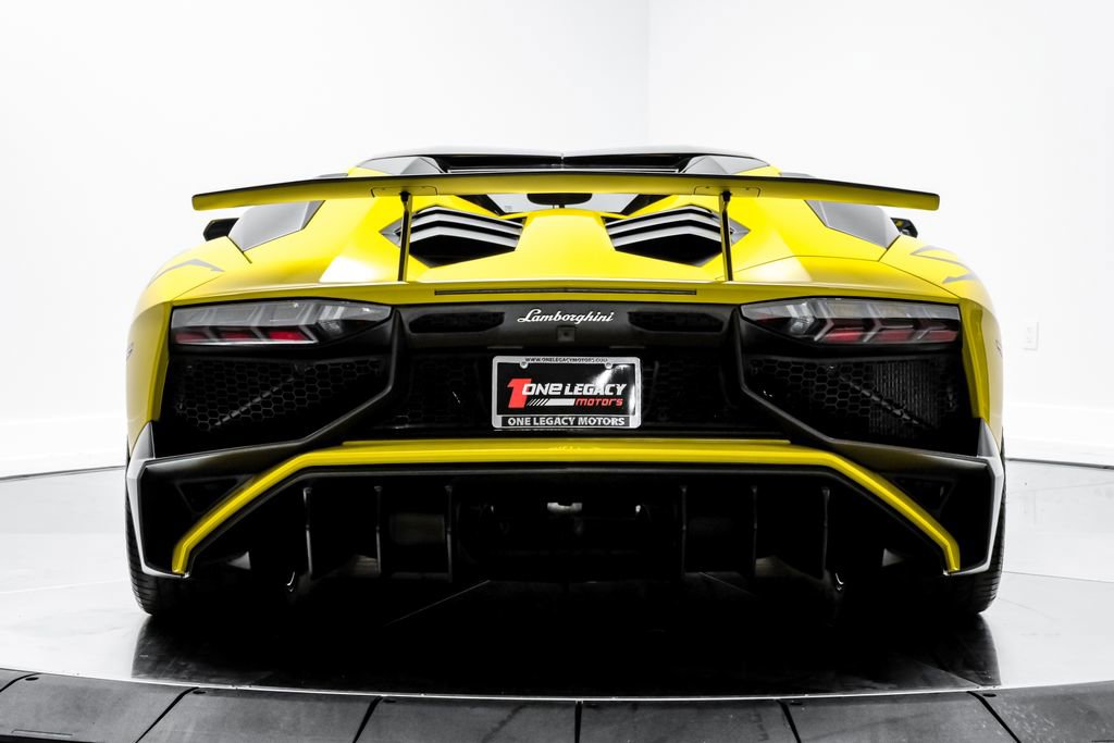 Used 2017 Lamborghini Aventador LP 750-4 Superveloce AWD/4WD image 9