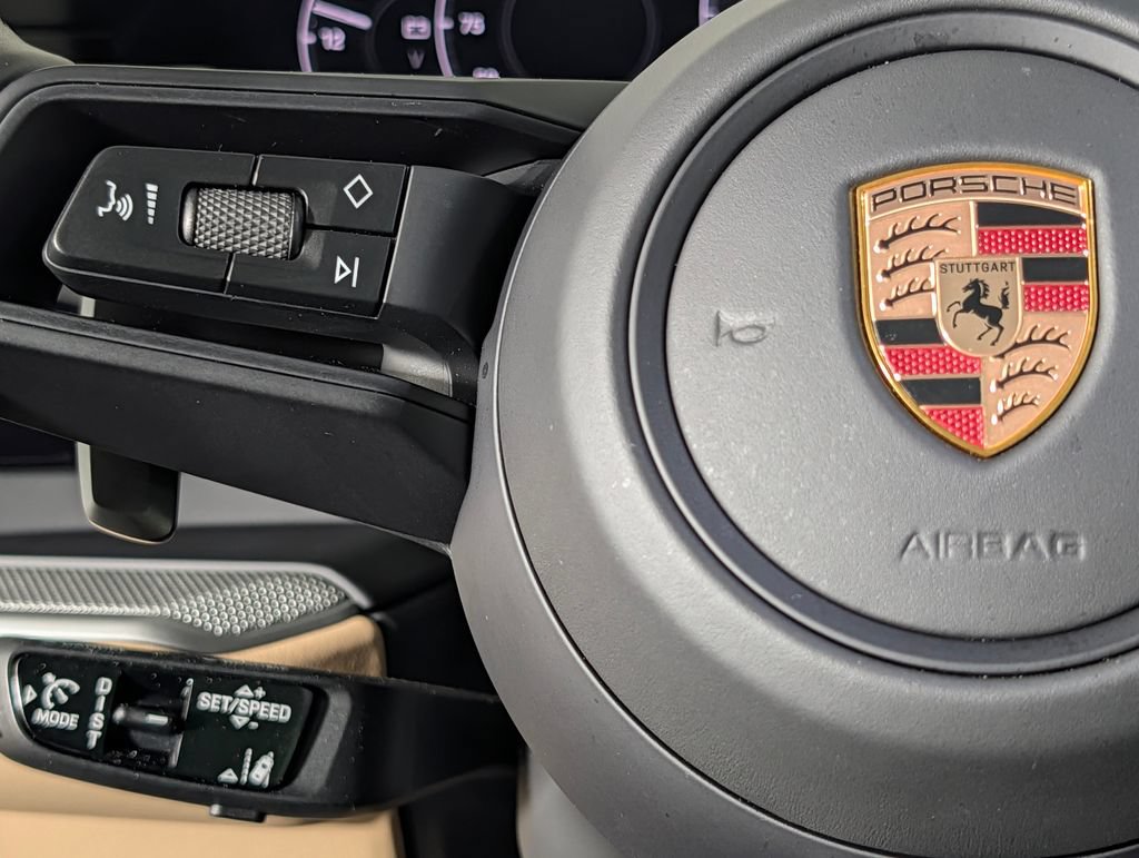 Certified 2026 Porsche Cayenne Coupe AWD/4WD image 36