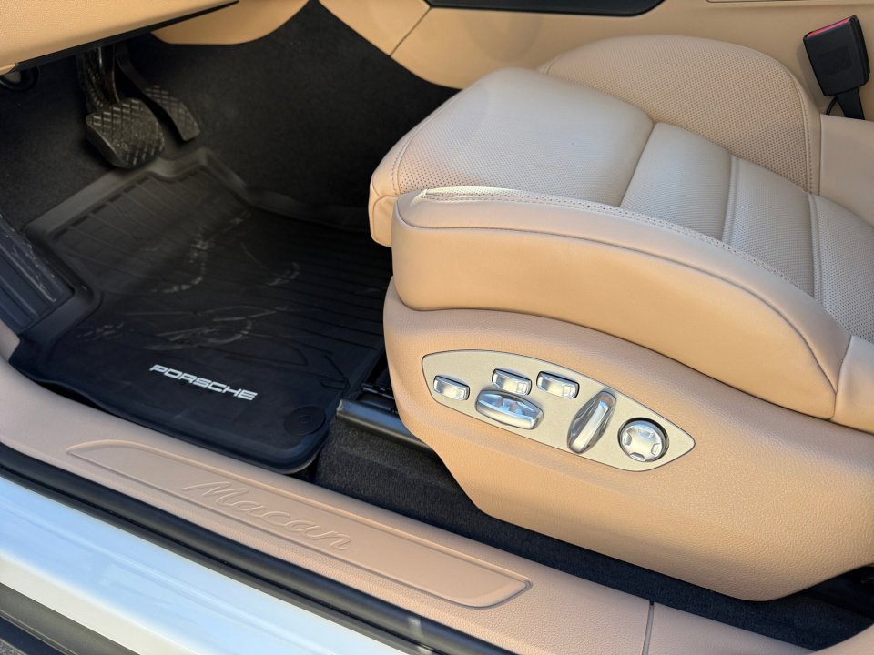 New 2026 Porsche Macan image 25