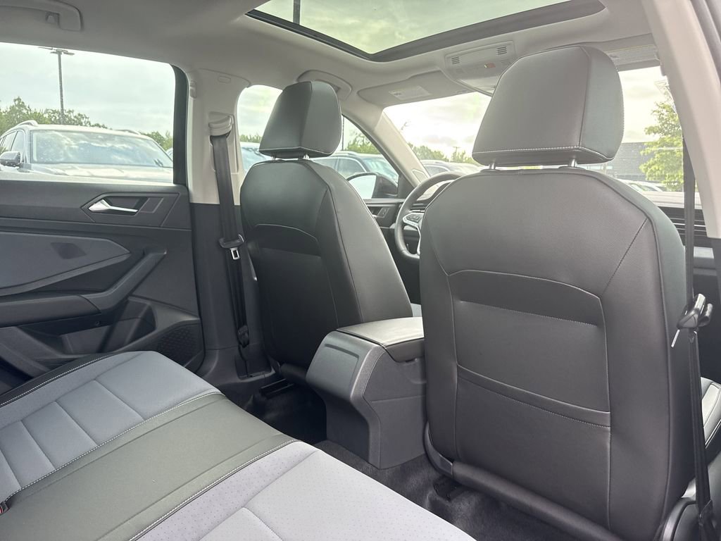 New 2025 Volkswagen Jetta SE image 17