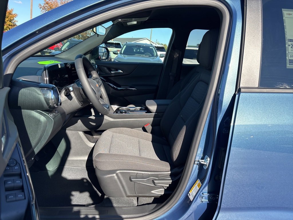 New 2026 Chevrolet Equinox LT image 8