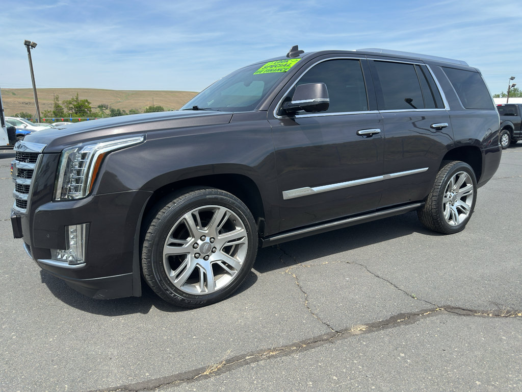 Used 2016 Cadillac Escalade Premium AWD/4WD image 2