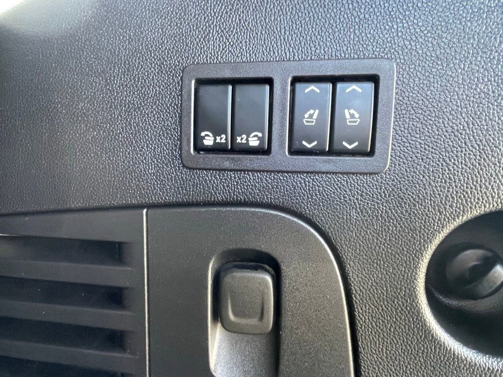 Certified 2020 Cadillac Escalade Luxury w/ Escalade Sport Edition image 20