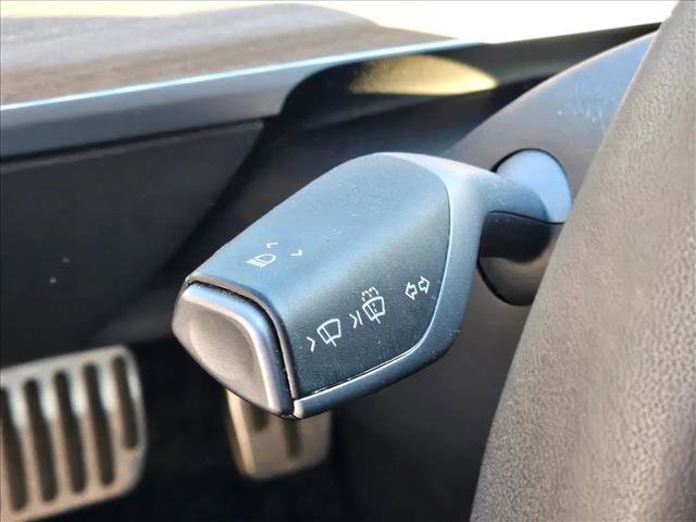 Used 2023 Tesla Model 3 Standard Range image 9