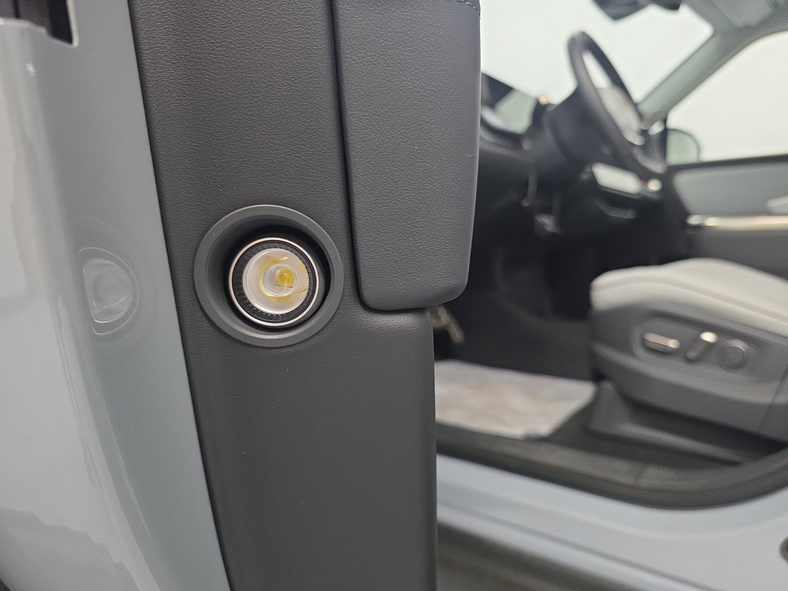 Used 2023 Rivian R1T Adventure AWD/4WD image 30