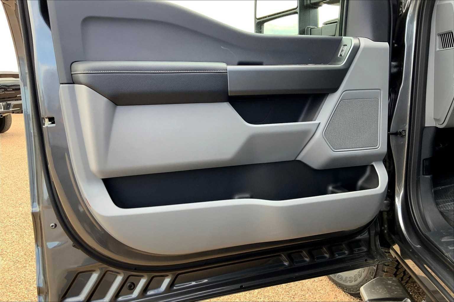 New 2026 Ford F250 XLT w/ FX4 Off-Road Package image 10