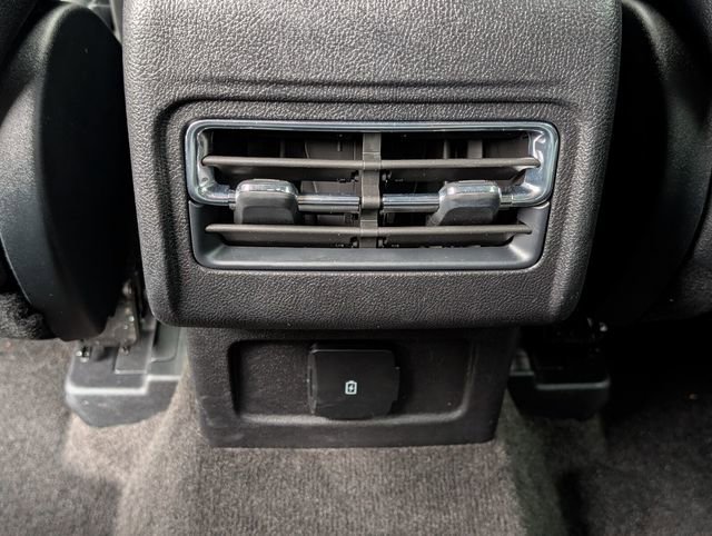 Used 2020 Lincoln Corsair FWD w/ Rear Removable Package Tray image 18