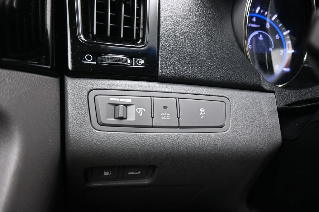 Used 2013 Hyundai Sonata Limited w/ Premium Pkg FWD image 27